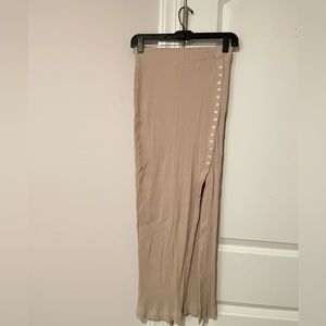 Zara buttoned fitted cream skirt with slit